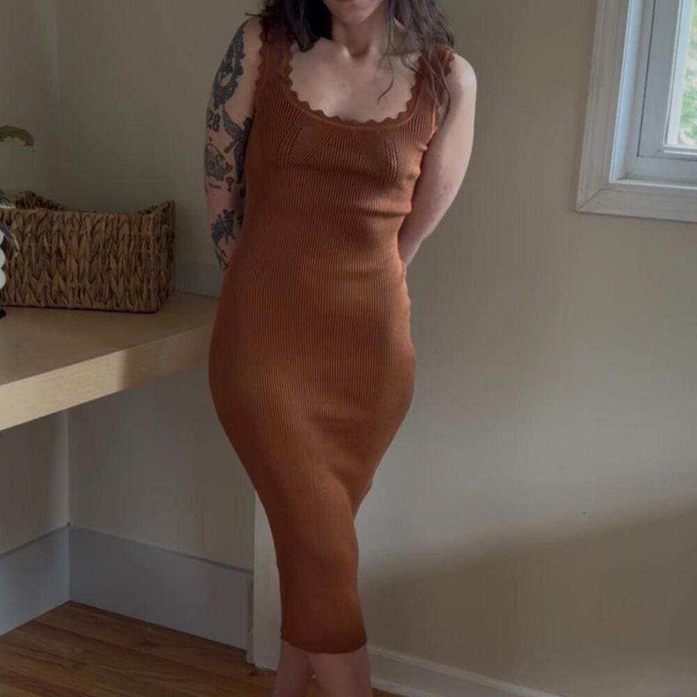 The Workshop Ribbed Scalloped Bodycon Midi Dress Medium NWT